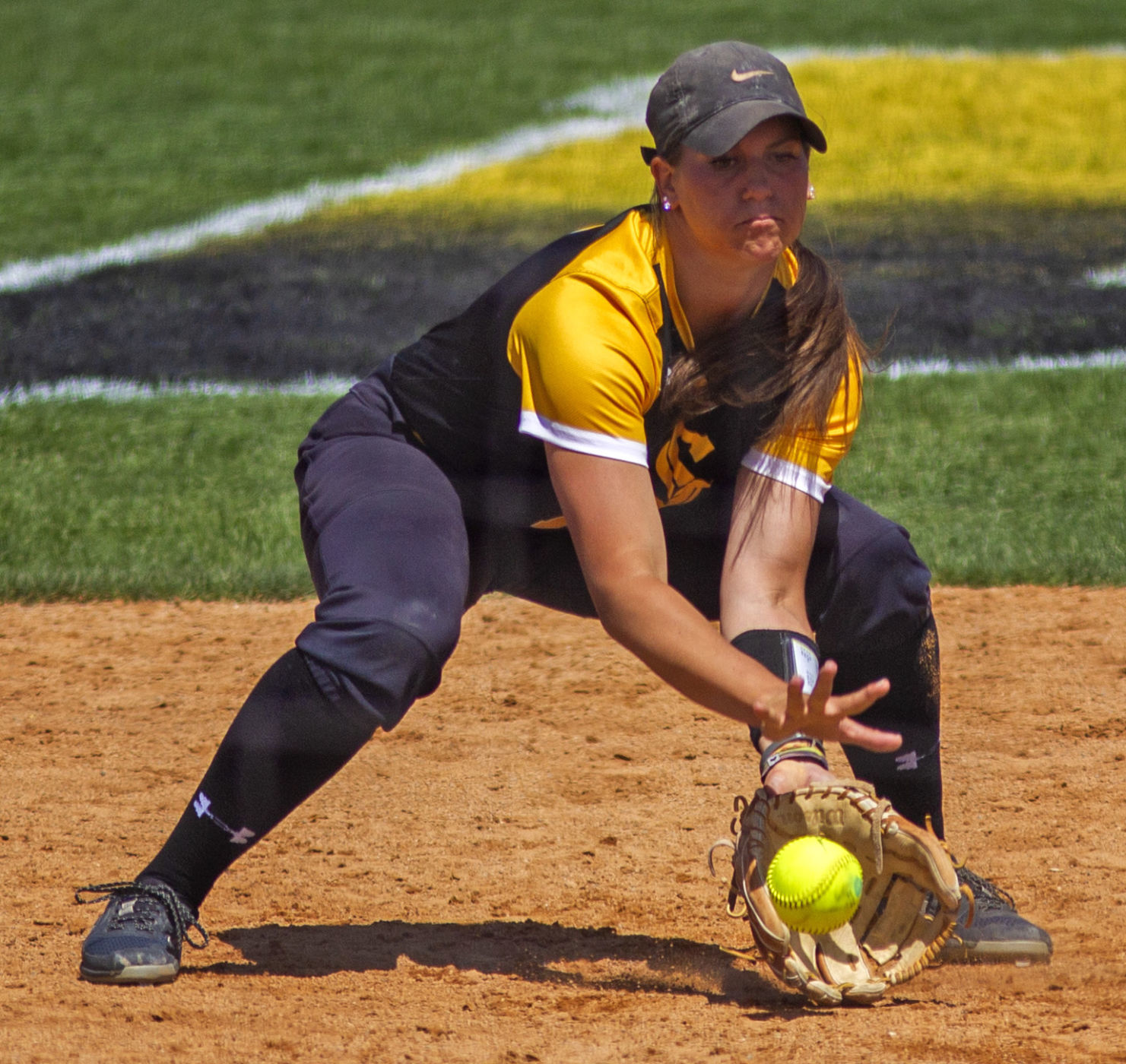CSI defeats USU softball